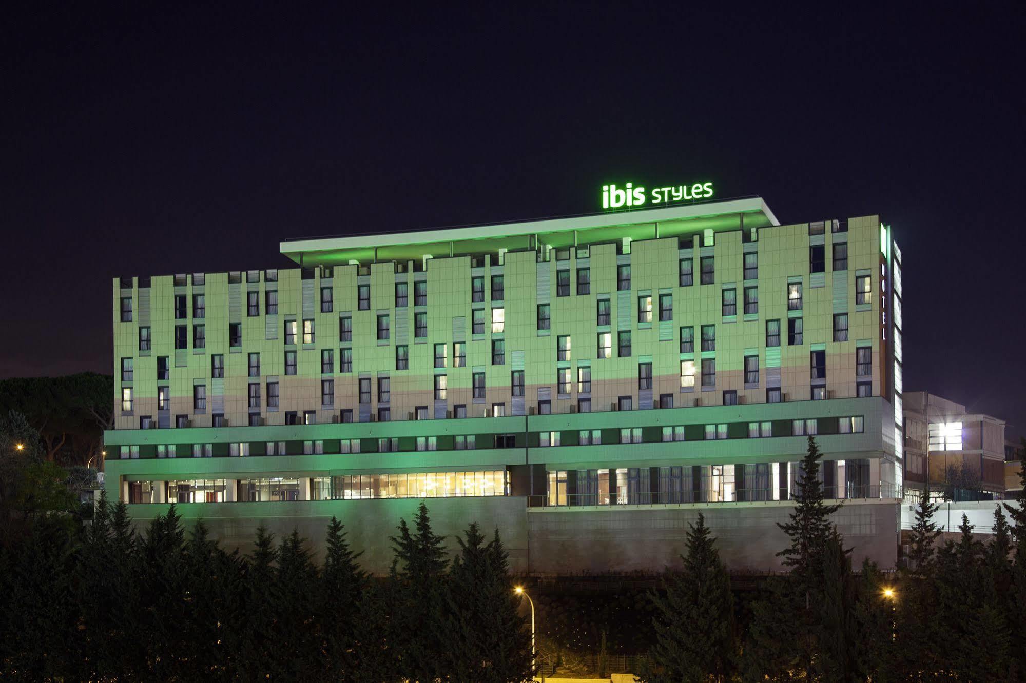 โงแรมไอบิส สไตล์ โรมา อียูอาร์ Hotel ภายนอก รูปภาพ